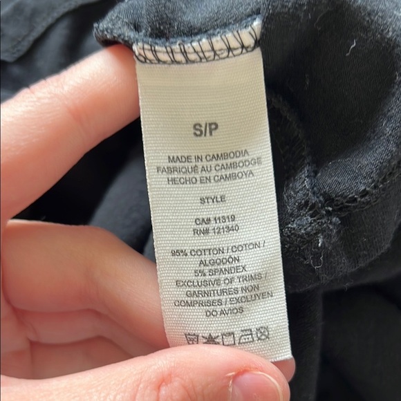 Elegant Black Dress - Picture 6 of 6